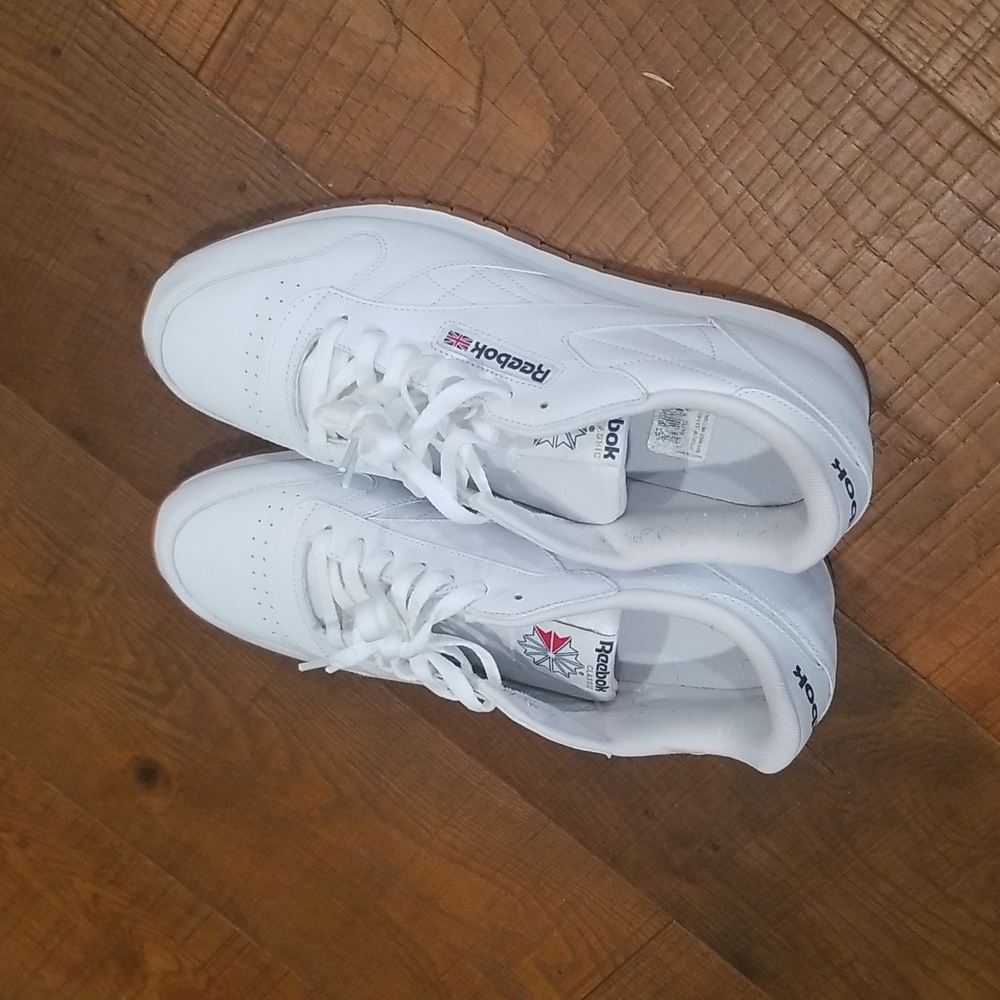 White Reebok Leather Sneaker Classic - size 13
